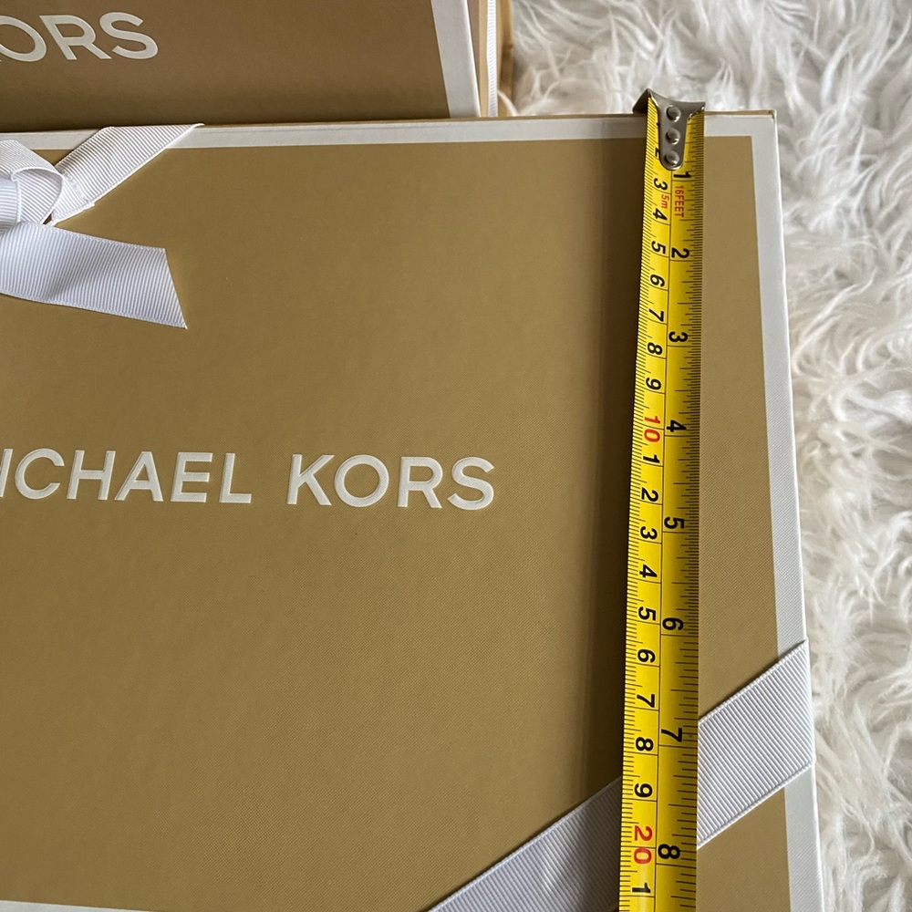 Michael Kors Gift Boxes with White Ribbons (3) - Picture 9 of 9